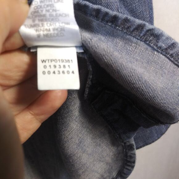 J. Jill Denim Chambray Roll Tab Sleeve Casual Top Size M - Picture 8 of 8